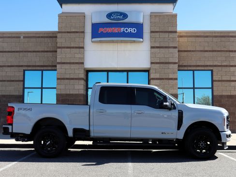 New 2026 Ford F250 Lariat w/ Black Appearance Package image 5