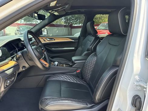 Used 2022 Jeep Grand Cherokee Summit AWD/4WD image 27