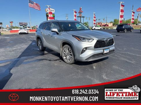 Used 2022 Toyota Highlander Platinum image 1