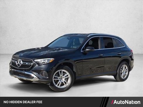 Used 2025 Mercedes-Benz GLC 300 image 1