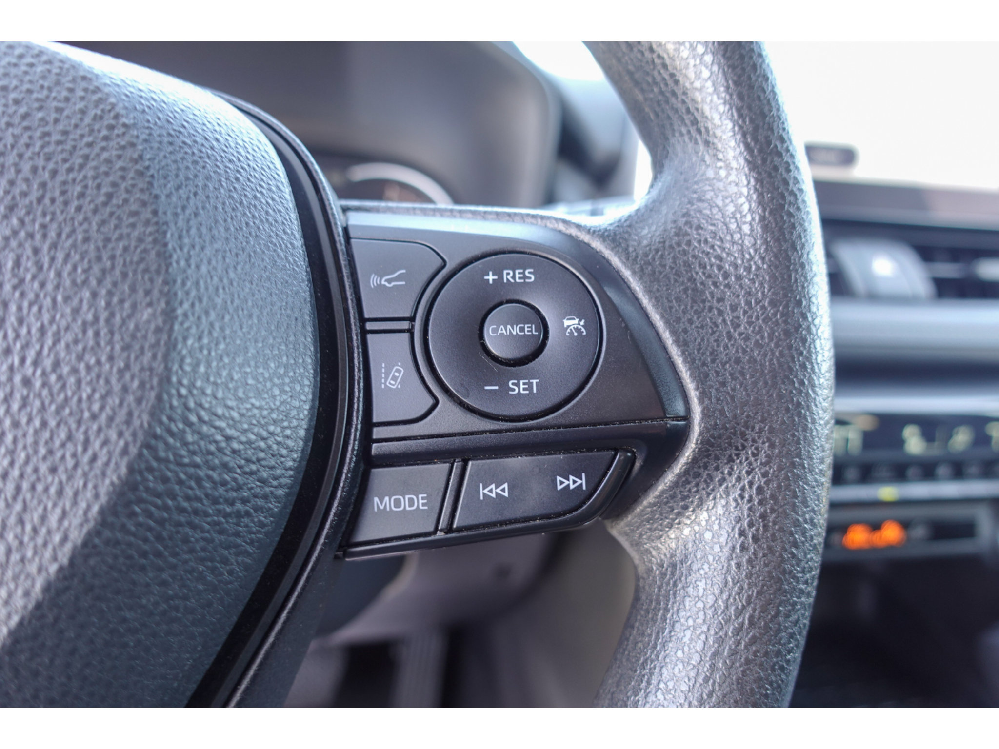 Used 2024 Toyota RAV4 XLE AWD/4WD image 15