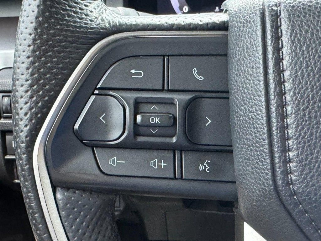 Used 2024 Toyota Tacoma TRD Off-Road w/ TRD Off Road Premium Package AWD/4WD image 25