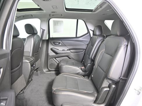 Used 2021 Chevrolet Traverse Premier w/ Redline Edition image 18
