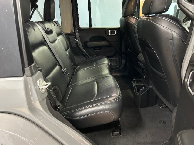 Used 2019 Jeep Wrangler Unlimited Sahara AWD/4WD image 11