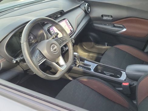 Used 2023 Nissan Kicks SR image 5