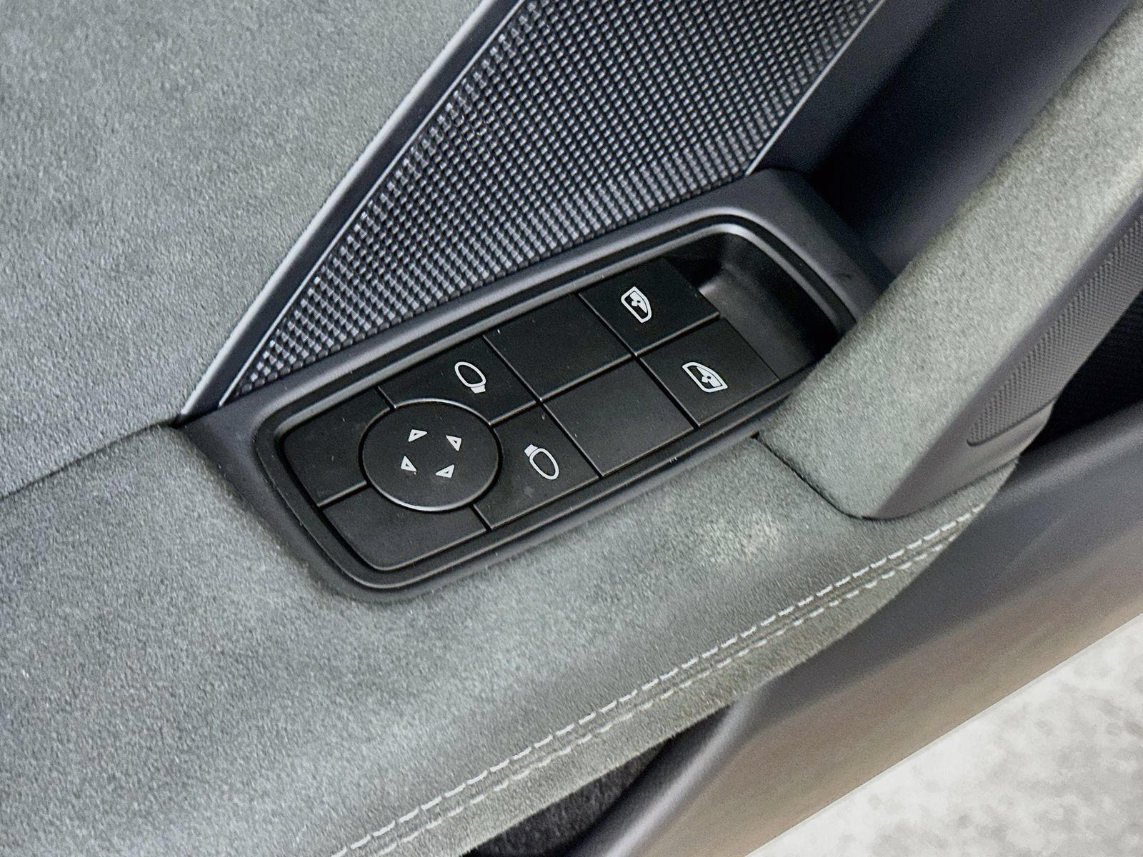 Used 2024 Porsche 911 GT3 RWD image 16
