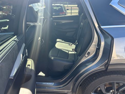Used 2019 INFINITI QX50 Essential w/ Sensory Package AWD/4WD image 5