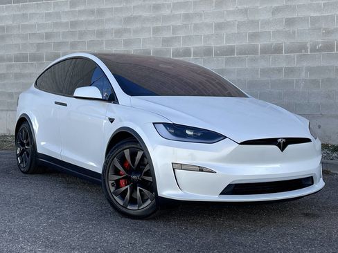 Used 2024 Tesla Model X Plaid image 1