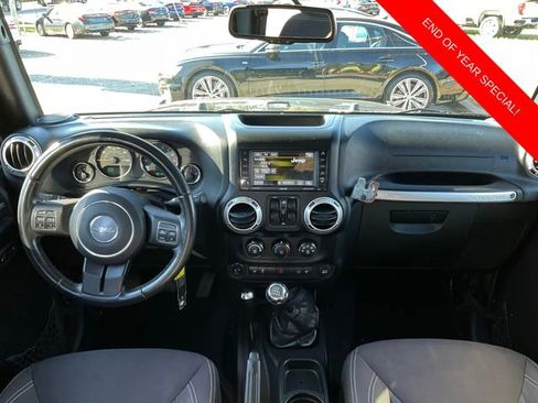 Used 2015 Jeep Wrangler Unlimited Sahara w/ Connectivity Group image 14