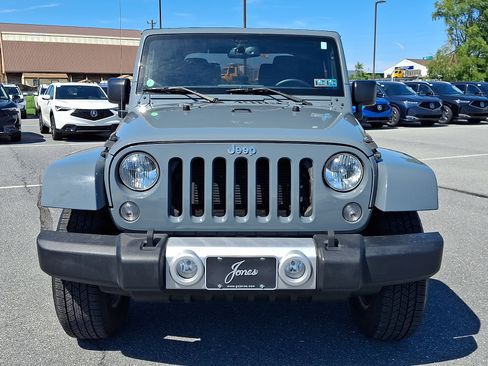 Used 2015 Jeep Wrangler Sahara w/ Connectivity Group AWD/4WD image 2