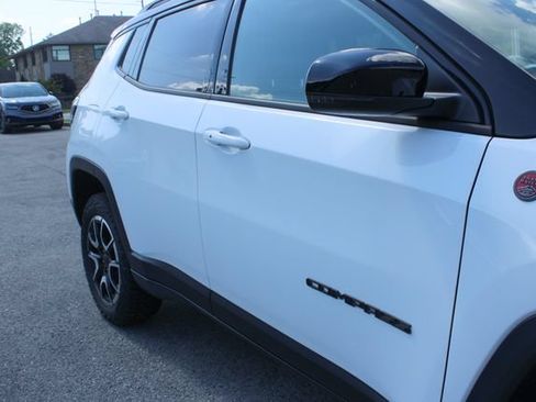 Used 2025 Jeep Compass Trailhawk w/ Trailhawk Elite Group AWD/4WD image 49