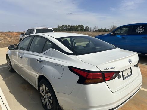 Used 2022 Nissan Altima 2.5 S image 7