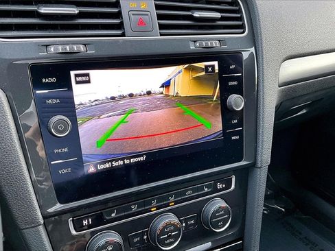 Used 2019 Volkswagen e-Golf SE image 30