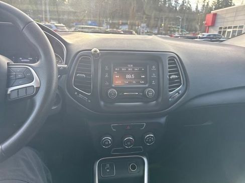 Used 2018 Jeep Compass Sport image 21