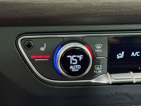 Used 2024 Audi Q5 e Premium Plus w/ Premium Plus Package image 26