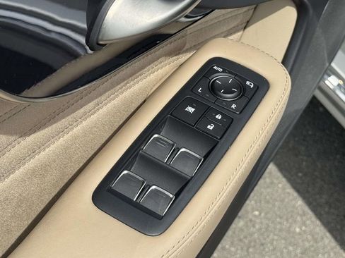 Used 2023 Lexus LS 500 AWD w/ Interior Upgrade Package image 20