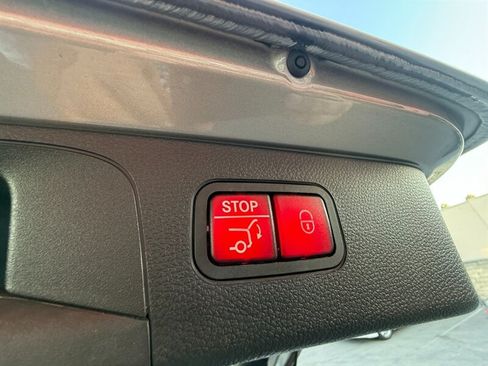 Used 2019 Mercedes-Benz GLC 300 w/ Premium Package image 34