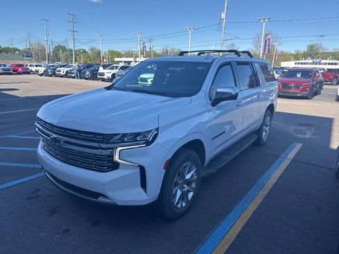Used 2023 Chevrolet Suburban Premier w/ Premium Package 2 AWD/4WD image 1