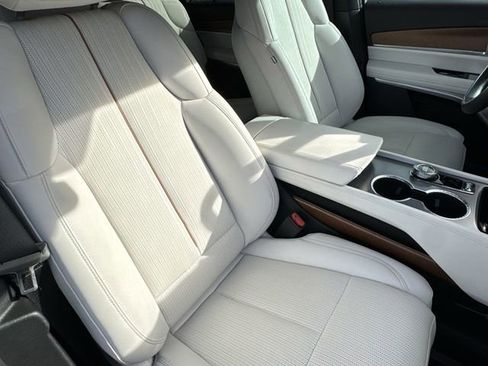 Certified 2026 Cadillac Vistiq Sport image 28