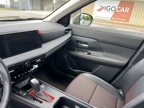 Used 2025 Nissan Kicks SR w/ Illumination Package image 13