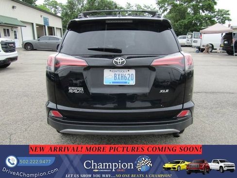 Used 2018 Toyota RAV4 XLE FWD image 5