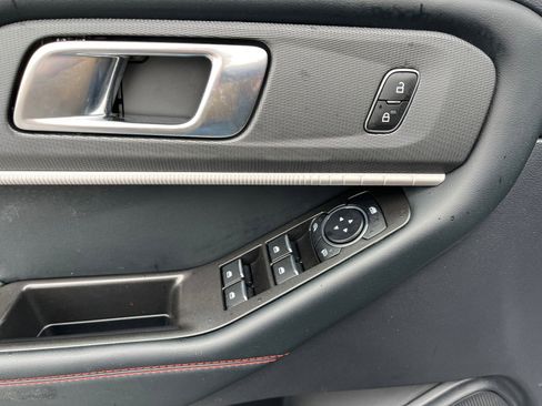 Used 2025 Ford Explorer ST-Line image 13