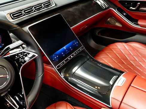 Used 2022 Mercedes-Benz S 580 4MATIC Sedan w/ AMG Line Package image 71