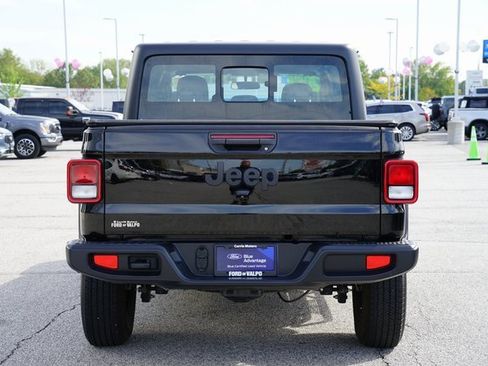 Used 2024 Jeep Gladiator Sport image 6