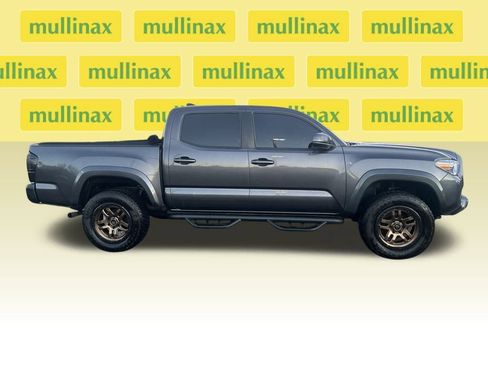 Used 2016 Toyota Tacoma SR5 image 2