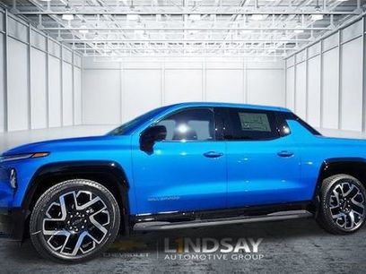 Used 2025 Chevrolet Silverado EV RST