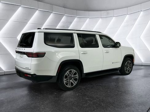 Used 2024 Jeep Wagoneer Series II w/ Flexible Seating Group image 4