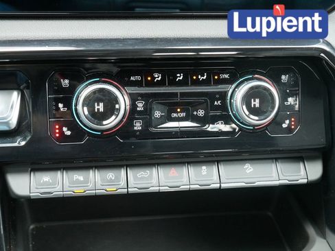 Used 2024 GMC Sierra 1500 AT4 image 20