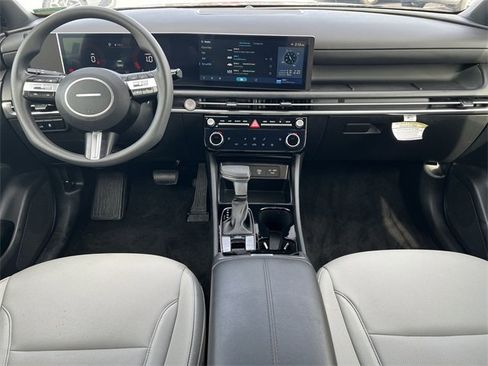 Certified 2025 Hyundai Santa Cruz SEL image 10
