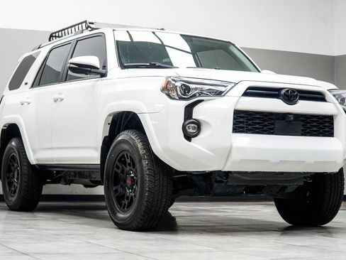 Used 2023 Toyota 4Runner SR5 Premium w/ Moonroof Package image 4