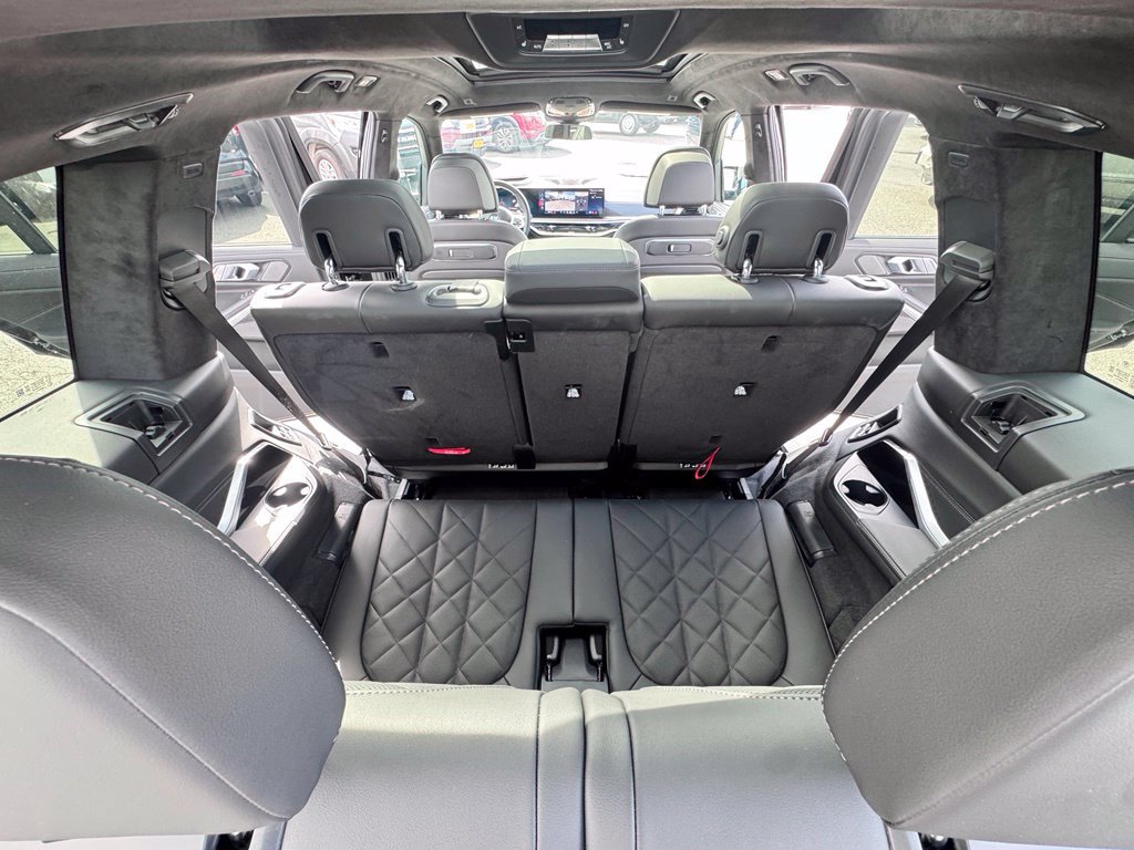 Used 2026 BMW X7 M60i AWD/4WD image 25