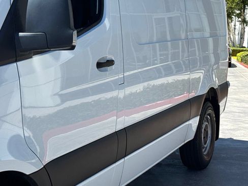 Used 2025 Mercedes-Benz Sprinter 2500 image 4