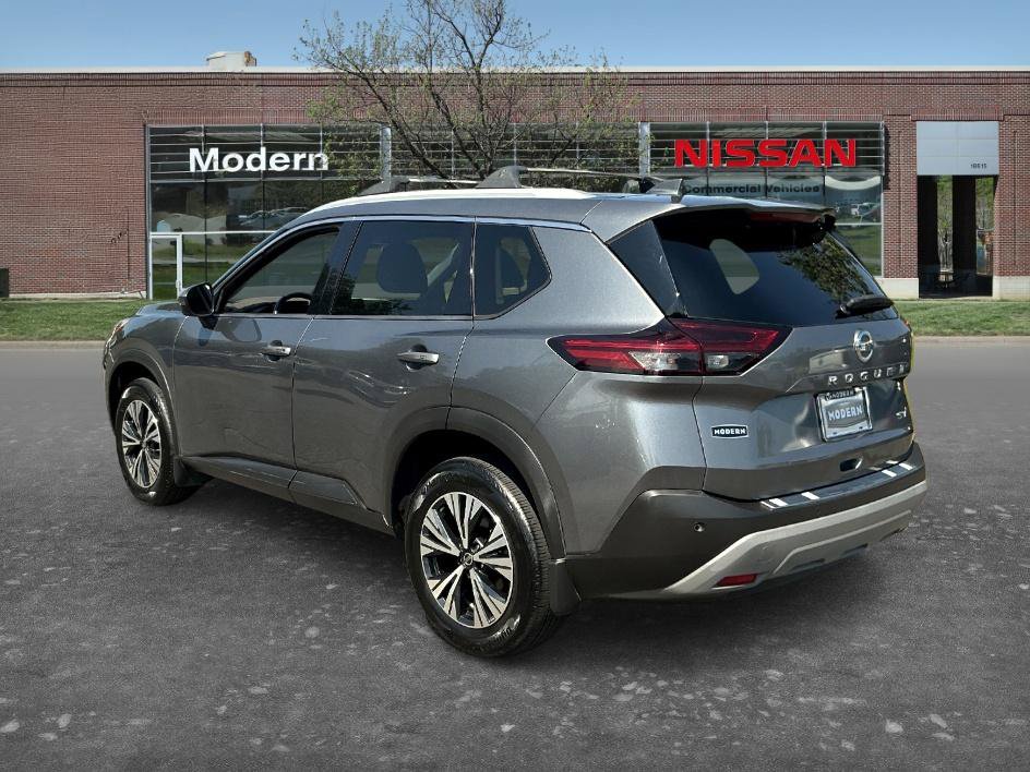Certified 2021 Nissan Rogue SV w/ Premium Package FWD image 2