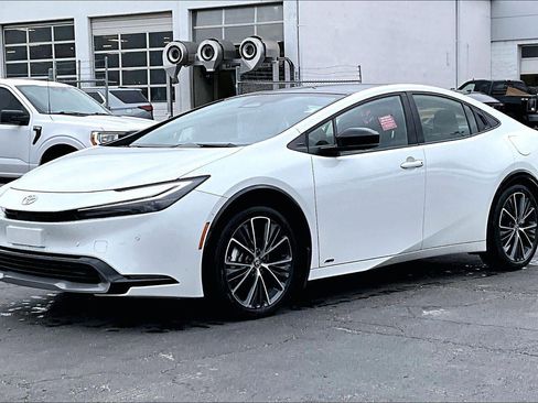 Used 2024 Toyota Prius Limited w/ Limited Premium Package AWD/4WD image 7