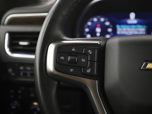 Used 2023 Chevrolet Suburban Premier image 30