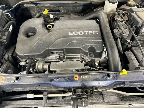 Used 2022 Chevrolet Equinox LS image 24