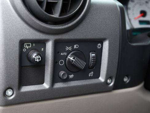 Used 2003 HUMMER H2 w/ Preferred Equipment Group image 38