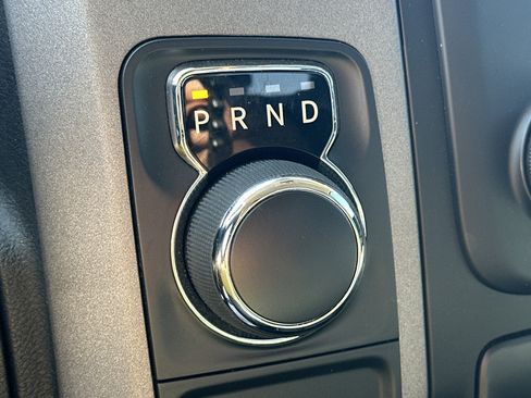 Used 2017 RAM 1500 Express RWD image 31