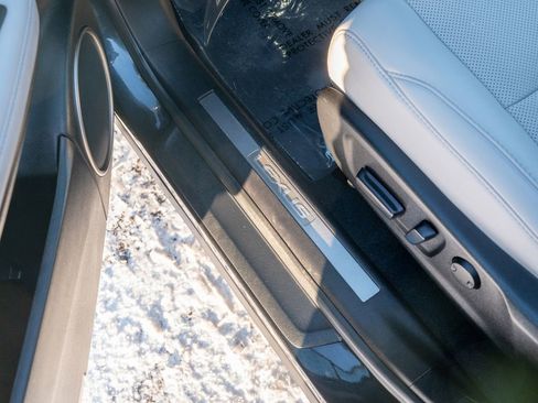 Used 2022 Lexus RX 450h AWD w/ Premium Package image 17