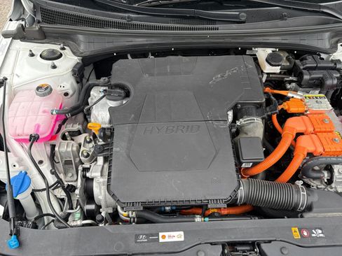 Used 2025 Hyundai Elantra Limited image 31