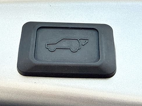 Used 2024 Toyota RAV4 XLE w/ Convenience Package image 13