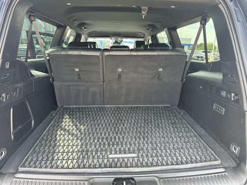 Used 2024 Jeep Wagoneer L Series II w/ Flexible Seating Group AWD/4WD image 29