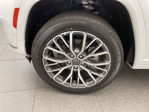 New 2025 Jeep Grand Cherokee L Summit AWD/4WD image 13