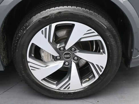 Used 2025 Audi Q6 e-tron Premium Plus w/ Premium Plus AWD/4WD image 33