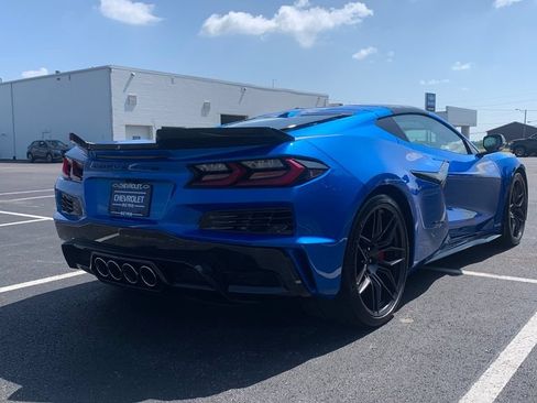 Used 2024 Chevrolet Corvette Z06 RWD image 8