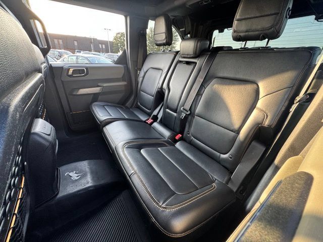 Used 2022 Ford Bronco Badlands w/ Sasquatch Package AWD/4WD image 11